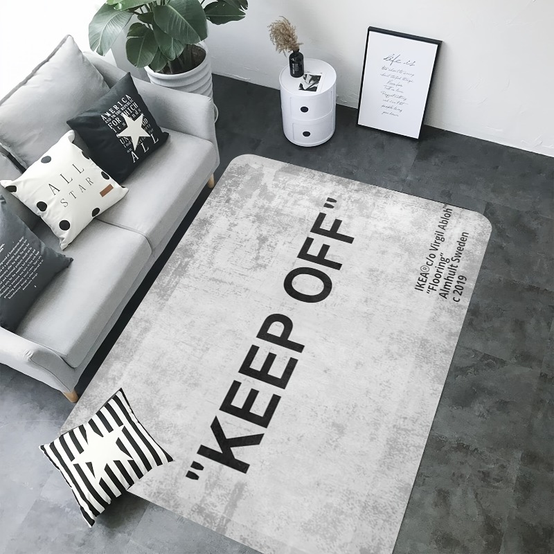 Tapete interno com letras 